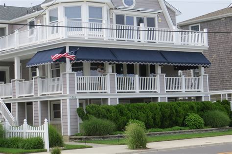 Porch Awnings With An Appliqued Scalloped Edge Kreiders Canvas
