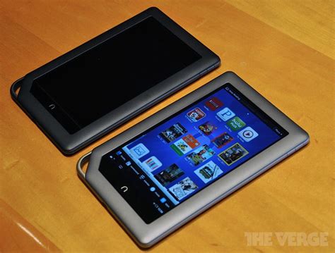 Nook Tablet Vs Kindle Fire Vs Nook Color Vs Ipad 2 Comparison The Verge