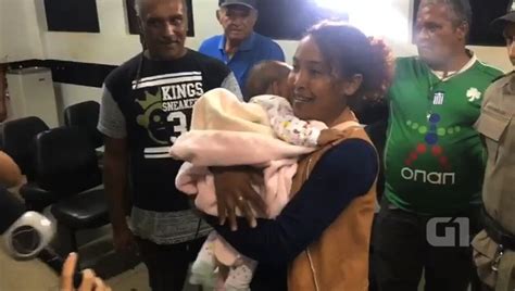 Vídeo Mostra Momento Em Que Mãe Reencontra Bebê Sequestrado Em
