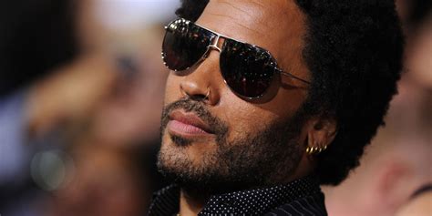 lenny kravitz exposed his penis at a concert