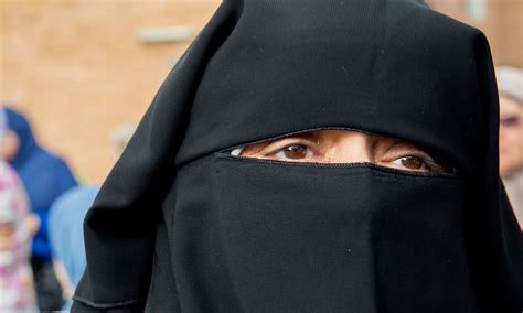 niqab   feel liberated   law  stop   wearing