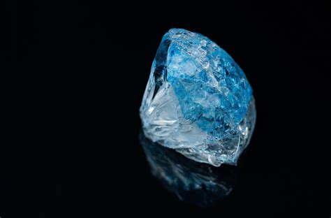 blue diamond  famous  extremely distinctive gem