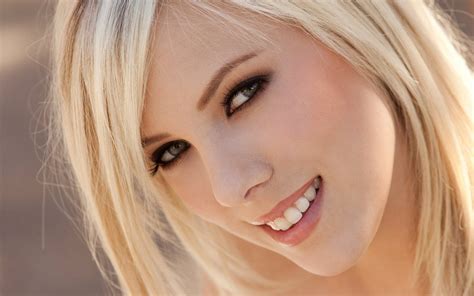 beautiful blondes wallpapers images photos pictures