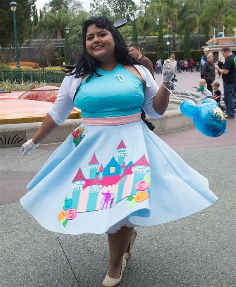 Disneyland’s New ‘throwback Nite’ Wants You To Dress Up