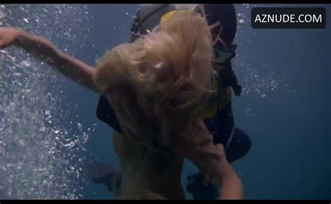 Daryl Hannah Breasts Scene In Splash Aznude