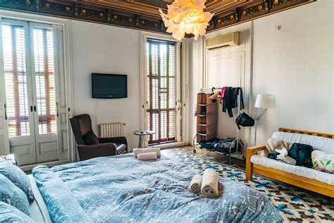 perfect airbnb stay   heart  barcelona travel pockets barcelona travel airbnb