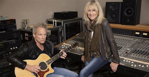 Hear Buckingham Mcvie S Bubbly New Song Feel About You