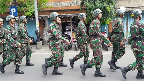 indonesian army recruits marching  singing  singaraja bali youtube