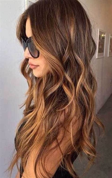 2017 s trend wavy long hairstyles 4 wavy long hair style with