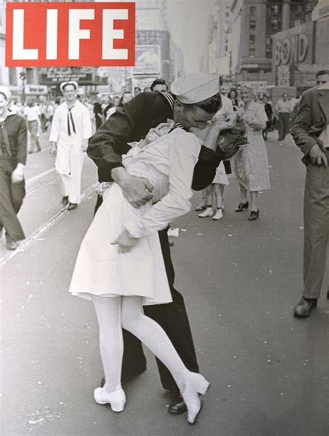 Kissing Sailor In Wwii Life Magazine Cover Photo Dies