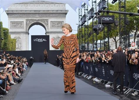 Paris Fashion Week L’oréal Champs Élysées Fashion Beauty Runway Show