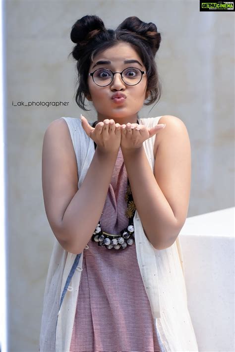 Actress Anupama Parameswaran 2018 Latest Cute Hd Stills Gethu Cinema