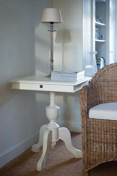 riviera maison table  chair  snuggles cottage home wein tisch