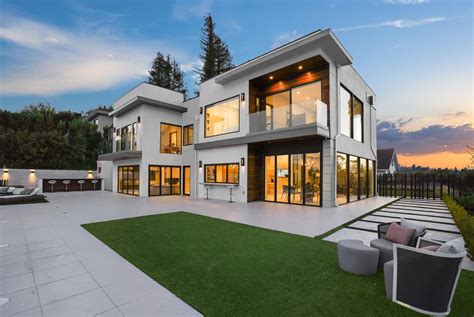 modern mansion luxury home  hills ventra