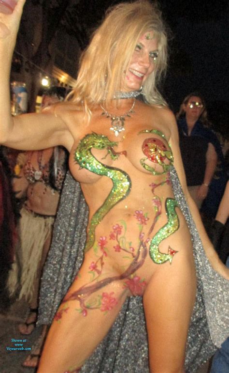 girl fucking at fantasy fest naked babes