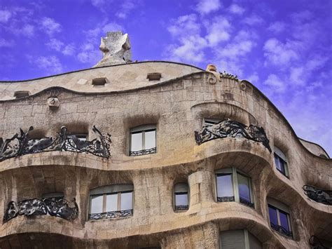 barcelonas architecture  buildings  gaudis city context travel
