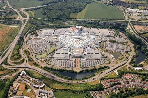 fears  high streets  kent  bluewater shopping centre grows