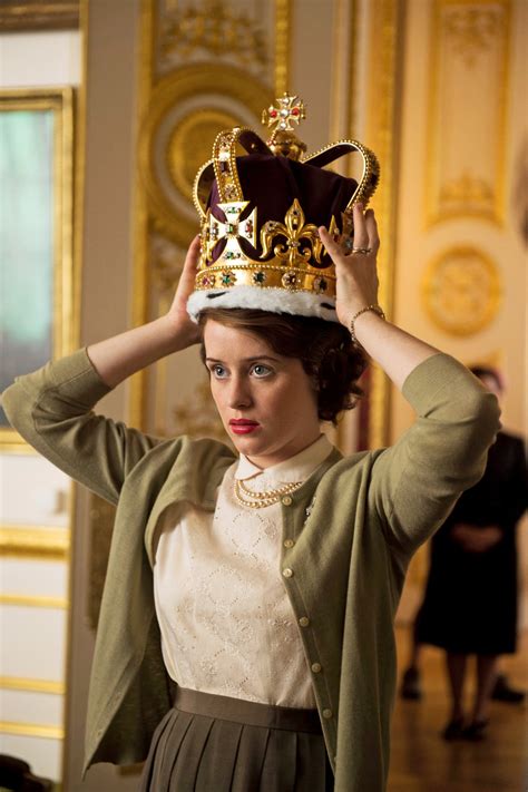 review netflix does queen elizabeth ii in ‘the crown no