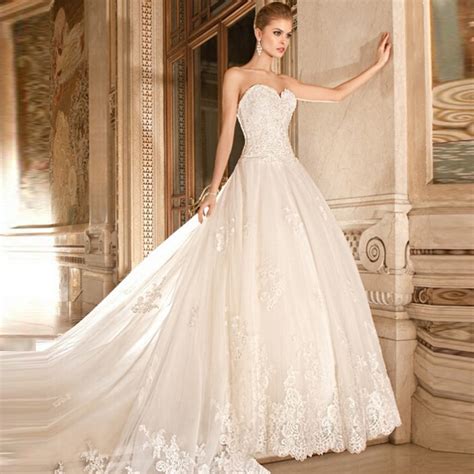 cathedral train white tulle lace vintage gothic wedding dress 2017