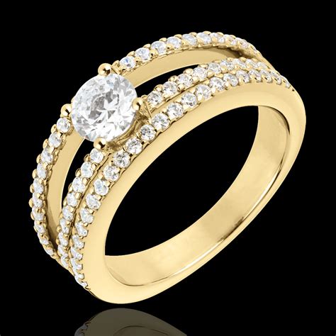 bague de fiancailles destinee duchesse  jaune  carats diamant central  carat