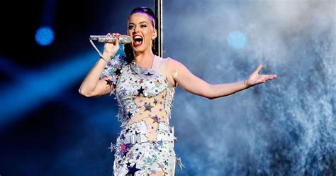 Watch Katy Perry’s Halftime Super Bowl Show Featuring A Ton Of Missy