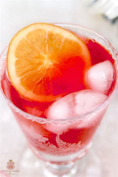 hibiscus tea holiday cocktail