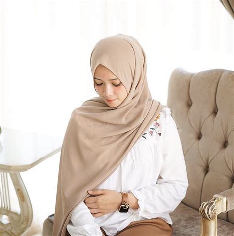 jilbab pashmina diamond warna cream jilbab gucci