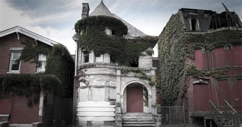 Think These Hauntingly Beautiful Abandoned Homes Are