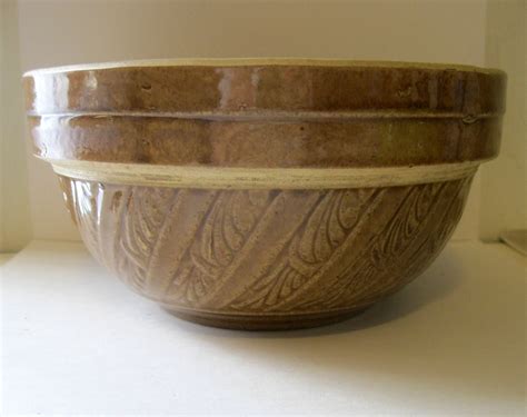 vintage usa pottery mixing bowl great design