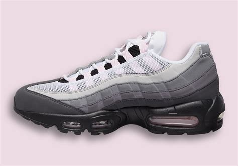 First Look Nike Air Max 95 Grey Soft Pink •