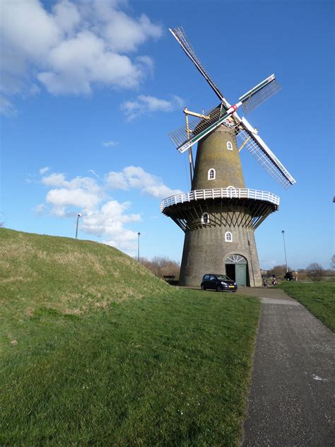 windmill gorinchemholland molen vuurtorens kastelen