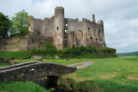 laugharne castle laugharne carmarthenshire wales uk flickr