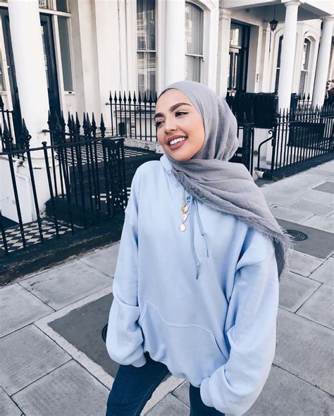 Pin Oleh Locamente Di Outfit Inspiration Gaya Hijab Gaya Model