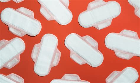 should you be worried about what s in your menstrual products glamour