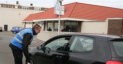 aldi en scapino  oldenzaal pakken illegaal parkeren aan oldenzaal tubantianl