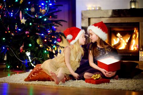 christmas holidays gifts  girls christmas tree rare