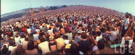 40 rare and fascinating color photographs of the woodstock