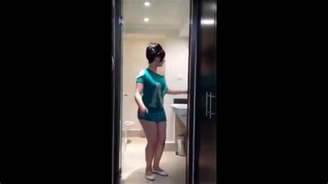 رقص زیبای دختر ایرانی در حمام iranian girls dance in bathroom Видео