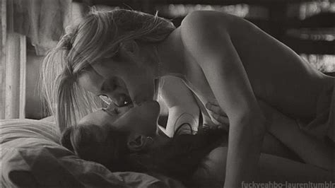 Lesbian kissing fucking