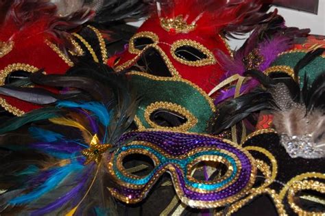 Ideas For Throwing A Mardi Gras Masquerade Party Diy
