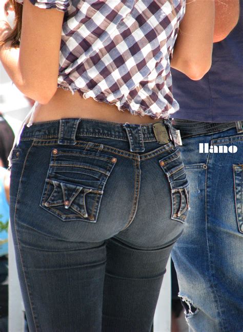 Perfect Round Ass In Jeans