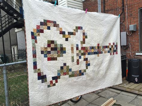 dizzy quilts  guitar quilt finished
