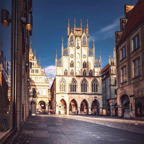 historisches rathaus muenster angestrahlt feine art