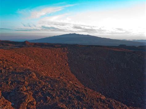 Hawaii S Mauna Loa Is One Of The World S Largest Volcanoes