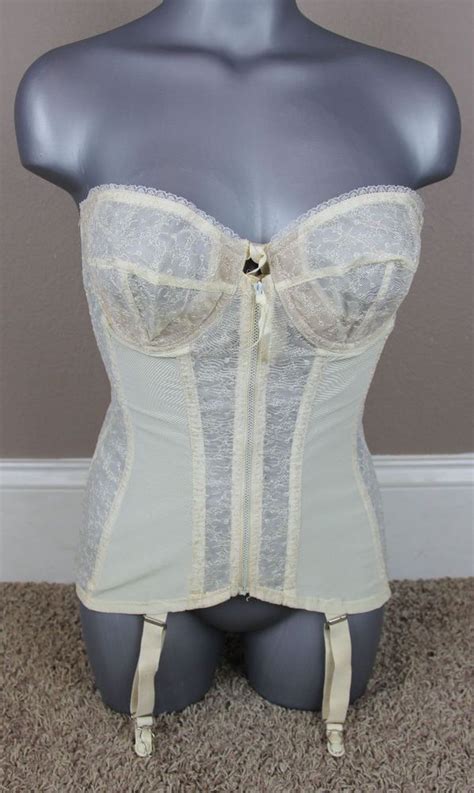 de 63 bästa vintage corsets and girdles bilderna på pinterest