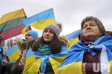 photo ukrainian supporters gather in dc for one year anniversary of