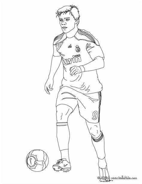 soccer players coloring pages pelac playing soccer coloring home