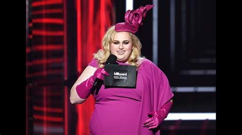 rebel wilson shows off dramatic 28 pound weight loss with sexy bikini