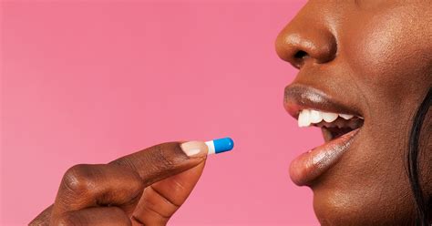 how to swallow big pill capsules stuck in throat tips