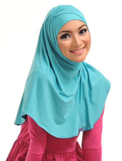 tren gaya  jilbab elzatta warna jilbab